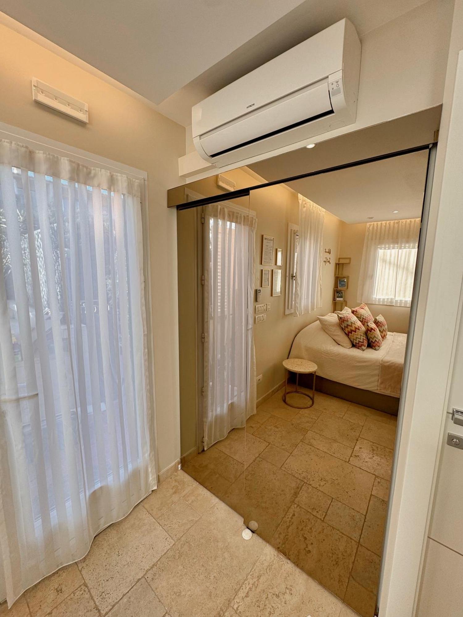 Studio Climatise, Terrasse, Parking Prive, 50M De La Plage Saint-Tropez Exterior photo