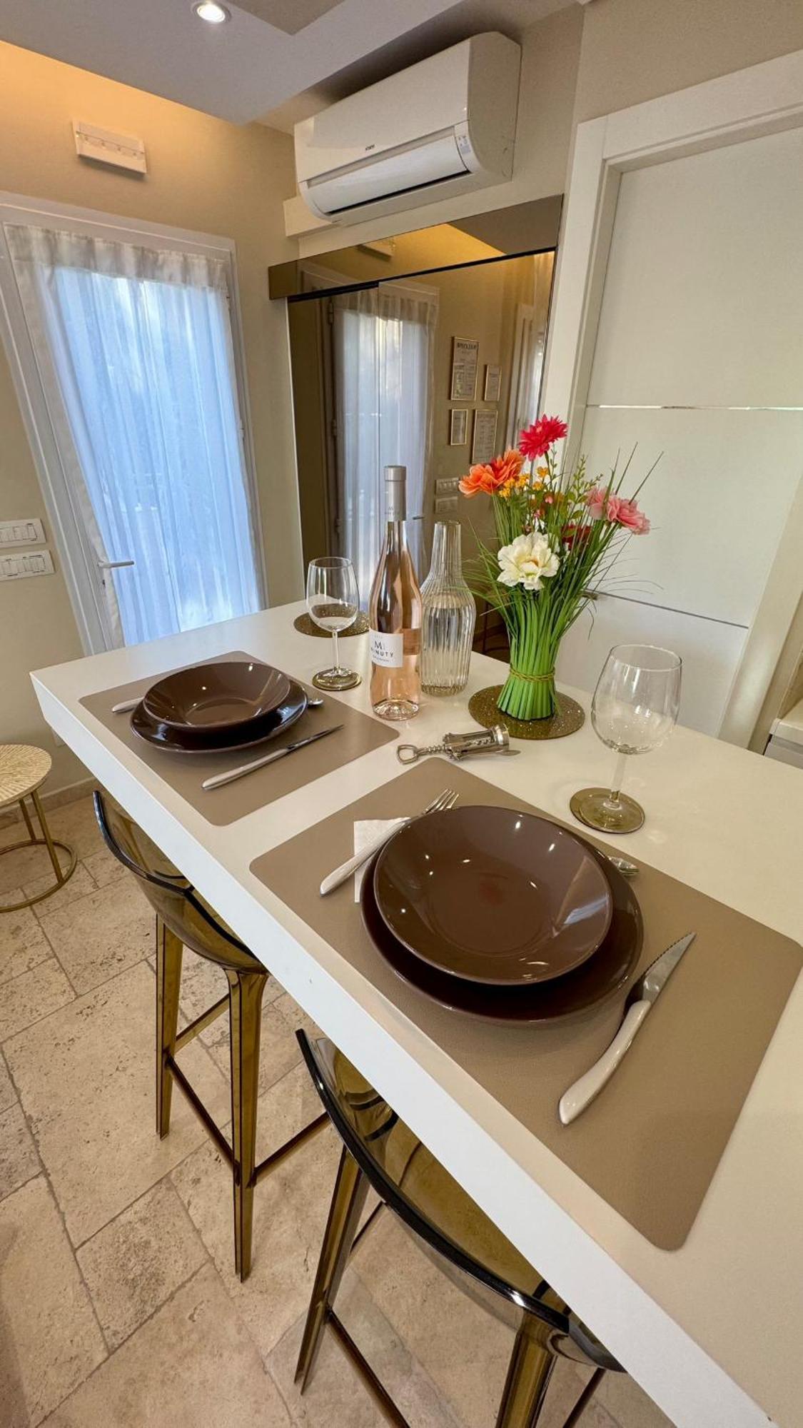 Studio Climatise, Terrasse, Parking Prive, 50M De La Plage Saint-Tropez Exterior photo